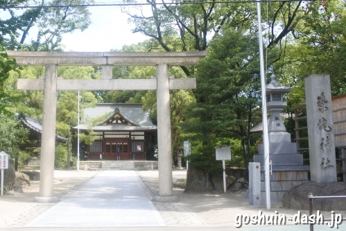 築地神社(名古屋市港区)の鳥居と社号標