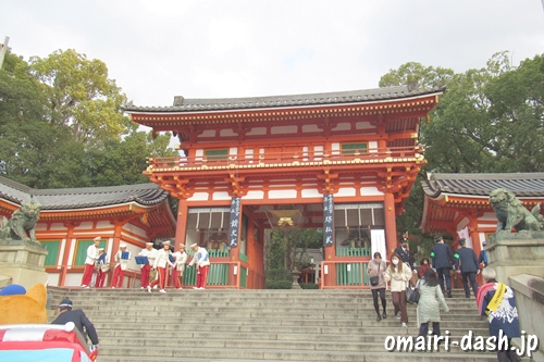 西楼門と狛犬(京都八坂神社)