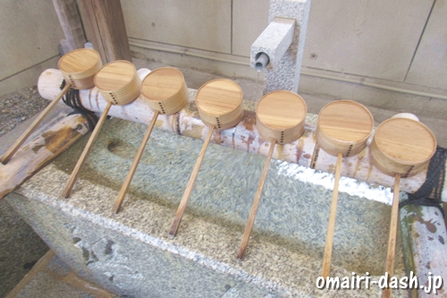 御金神社(京都市中京区)手水舎(銭洗い)