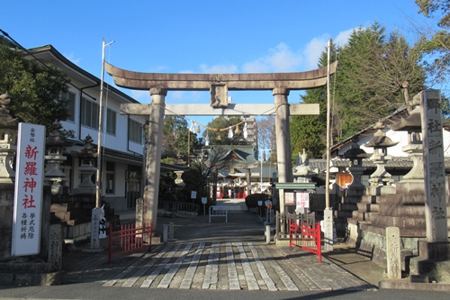 新羅神社(岐阜県多治見市)一の鳥居・標柱