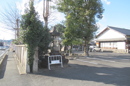 新羅神社(岐阜県多治見市)駐車場