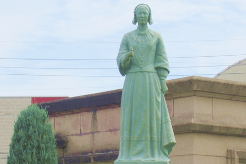 中村日赤(名古屋市中村区)フローレンス・ナイチンゲール像