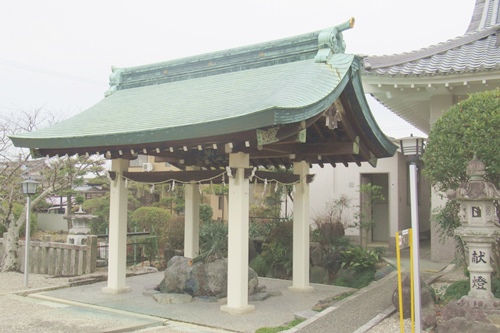 白鳥神社(愛知県東郷町)手水舎とトイレ