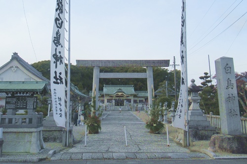 白鳥神社(愛知県東郷町)鳥居と社号標