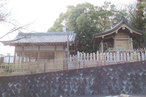八事御嶽神社(名古屋市天白区)本殿と拝殿を横から