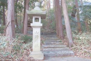 三本木神明社(愛知県日進市)石灯籠「山野神社」