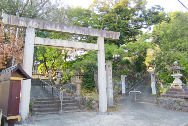 入海神社(愛知県東浦町)鳥居と社号標